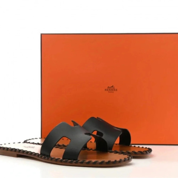 Hermes Shoes - Hermes
Box Calfskin Braided
Oran Sandals EU 38 Black